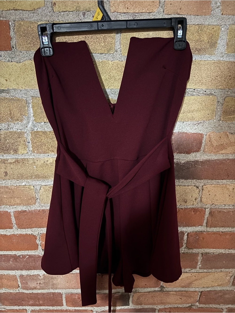 Strapless V-Neck Burgundy Romper